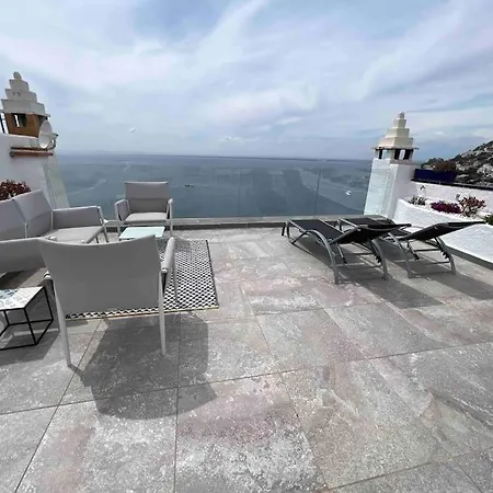 Piscine Vue Imprenable Sur La 3*